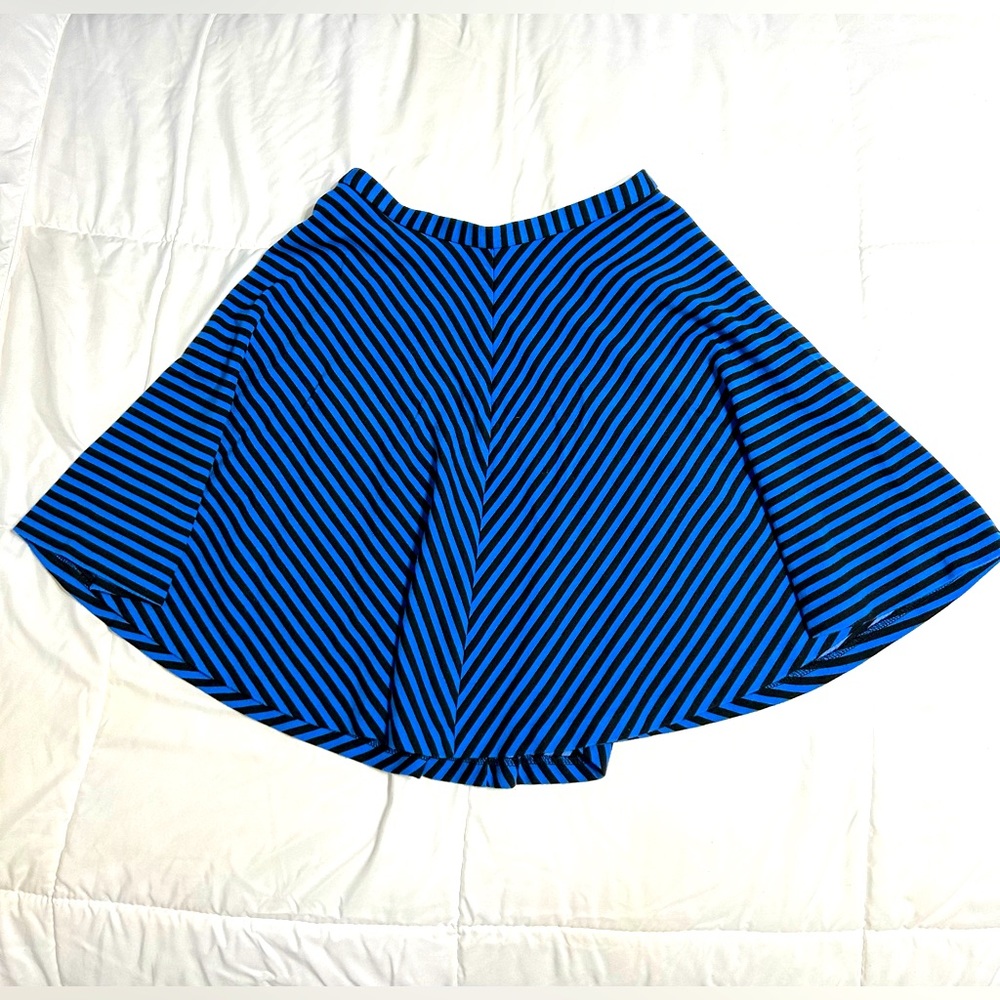 New York & Co. - Women’s Basic Stretchy, Flared Skirt